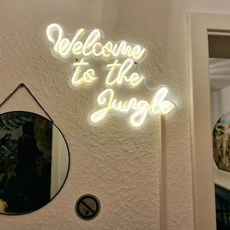 Lägenhet Light Jungle - Innenstadt Fuer 7 Grill Balkon Netflix Waschtrockner *