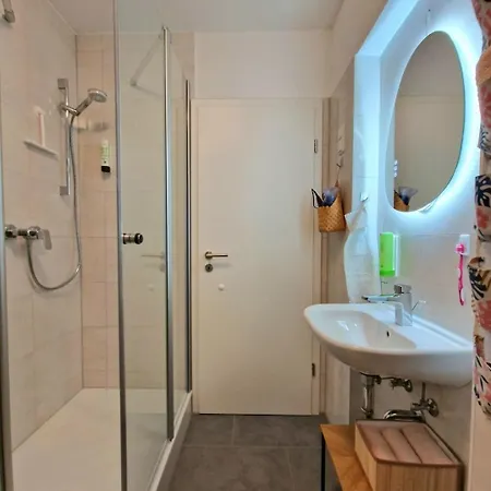 Light Jungle - Innenstadt Fuer 7 Grill Balkon Netflix Waschtrockner * Gießen