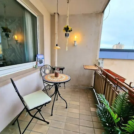 Appartamento Light Jungle - Innenstadt Fuer 7 Grill Balkon Netflix Waschtrockner Gießen
