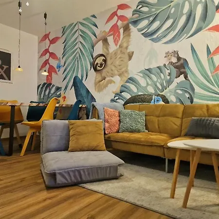 Light Jungle - Innenstadt Fuer 7 Grill Balkon Netflix Waschtrockner Gießen