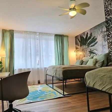 Daire Light Jungle - Innenstadt Fuer 7 Grill Balkon Netflix Waschtrockner Gießen