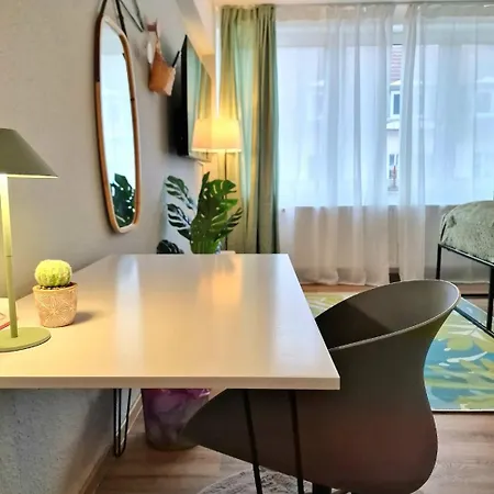 Light Jungle - Innenstadt Fuer 7 Grill Balkon Netflix Waschtrockner Lägenhet