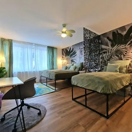 Light Jungle - Innenstadt Fuer 7 Grill Balkon Netflix Waschtrockner
