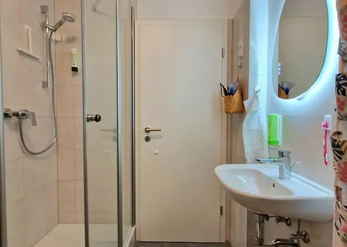 Light Jungle - Innenstadt Für 7 Grill Balkon Netflix Waschtrockner * Gießen