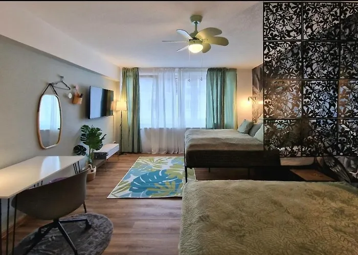 Light Jungle - Innenstadt Für 7 Grill Balkon Netflix Waschtrockner Apartamento